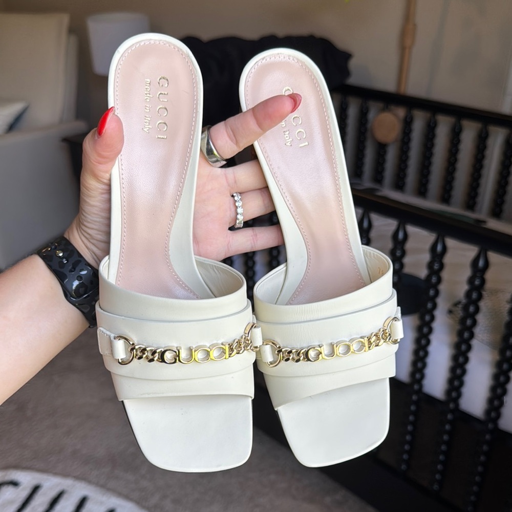 Gucci Cream Leather Chain-Trim Mules - Picture 4 of 9